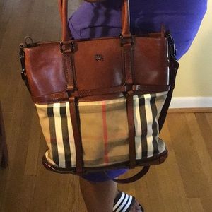 100% Authentic Burberry saddle leather bag